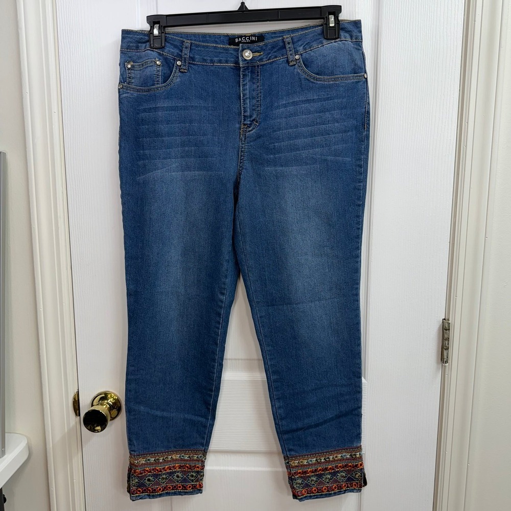 Baccini blue medium wash‎ boho embroidered zip five pocket cropped jeans stretch